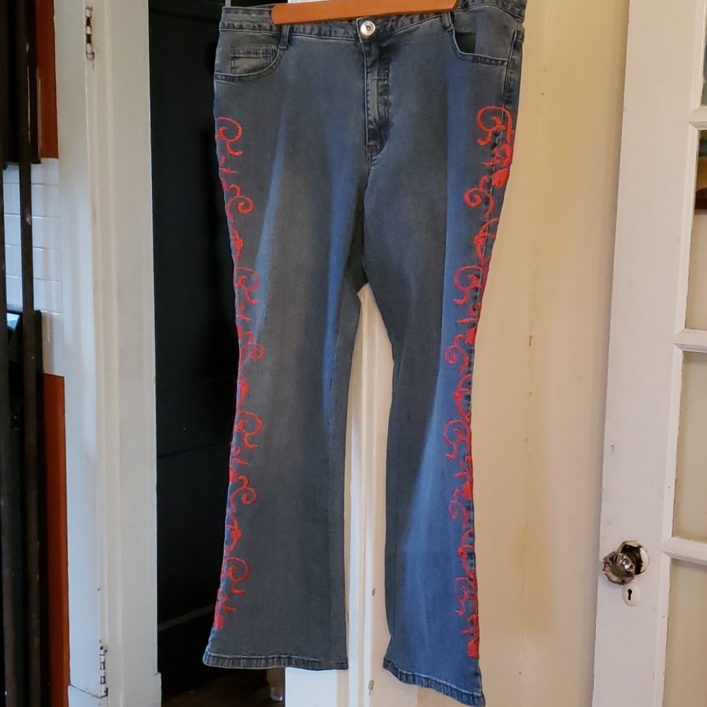 Denim 24/7 Jeans with red embroidered design